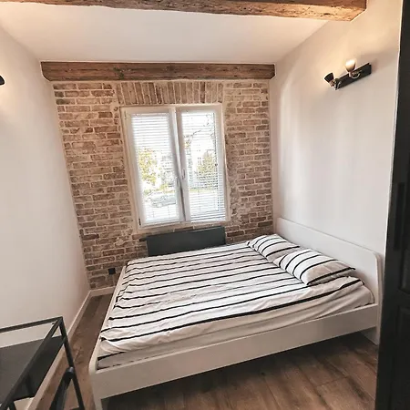 19 Hostel